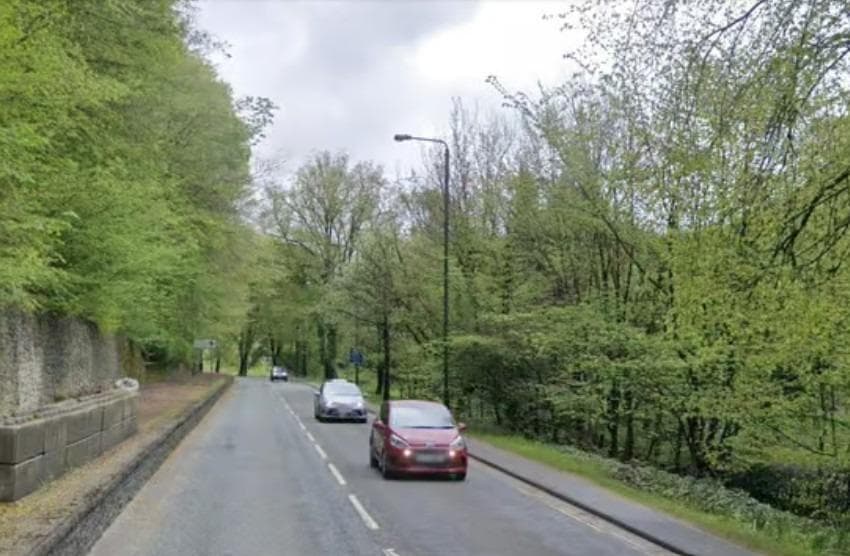Der berüchtigte, gesperrte Fußweg in Derbyshire stellt weiterhin eine ...