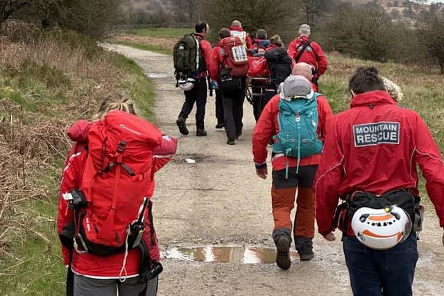 The Edale Mountain Rescue Team were called by the PDMRO controller to assist a walker who had taken a tumble sustaining a very painful upper limb injury.