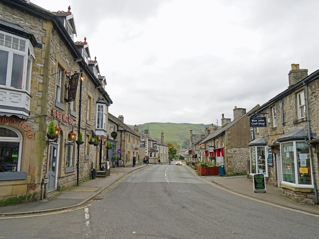 The village’s pubs include The George, Ye Olde Nags Head, The Bulls Head and Ye Olde Cheshire Cheese Inn.