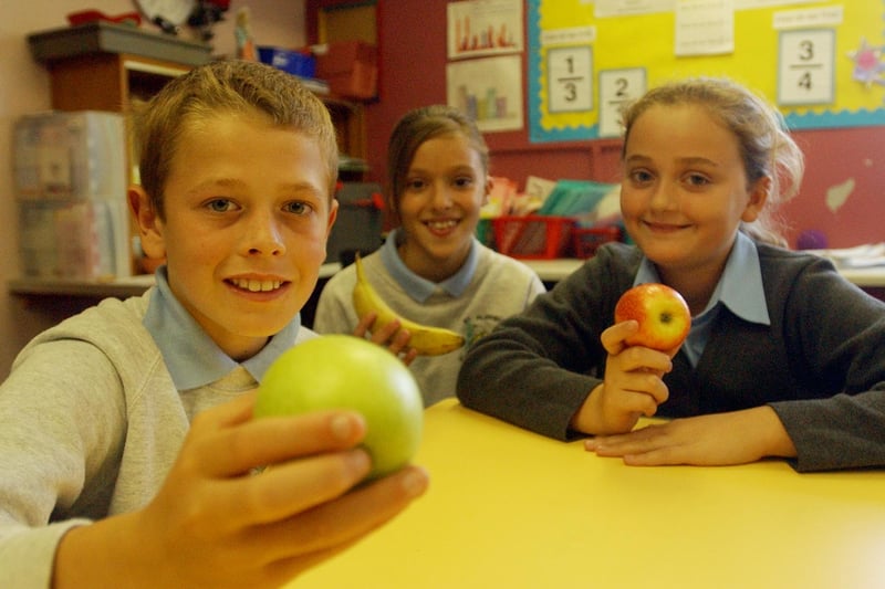 Healthy eating in 2005. Can you recognise the pupils in the picture?