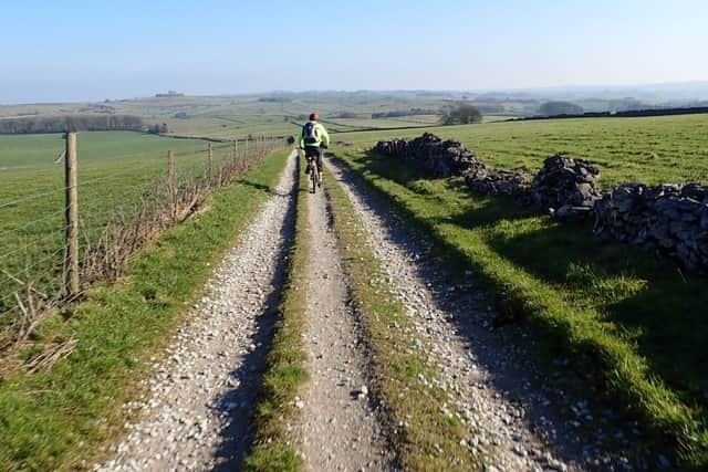 Gentle off-road track linking the HIgh Peak and Tissington Trails