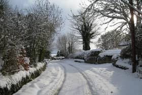 Derbyshire County Council is preparing for winter by calling on volunteers to keep roads open. 

Photo © Rod Gray