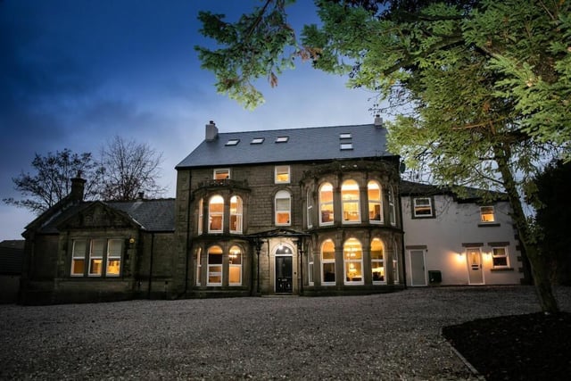 A 15 bed block of apartments is on the market on Harpur Hill Road, Buxton. The property comprises eight individually designed apartments used for holiday lets, which generates Over £300,000 Per Annum. The apartments span four levels and include a mix of one, two, and three-bedroom units, with three impressive duplexes among them. Sizes range from 620 sq. ft. to 1,398 sq. ft., and all four ground-floor apartments boast private gardens complete with hot tubs, adding a touch of indulgence for guests. For more information visit rightmove.co.uk/properties/155284772