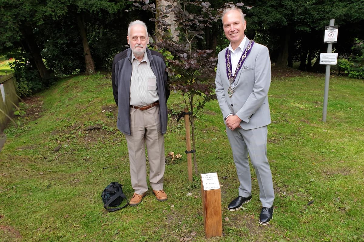 Buxton history group marks centenary with plaque unveiling Buxton history group marks centenary with plaque unveiling