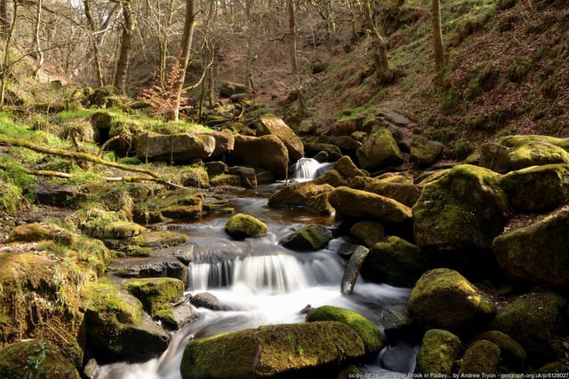 Arriving at Grindleford Station, walkers can follow Padley Gorge up onto the moors, before taking in the scenery at Surprise View and looping back round to the station.
