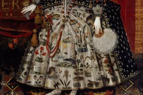 QUEEN ELIZABETH I, Studio of Nicholas Hilliard. 88 inches (inc 9 inch later extension below) x 66 and 1/2 inches (223x165 cm).
Credit: Hardwick Hall/The Devonshire Collection (acquired through the National Land Fund and transferred to the National Trust in 1959)