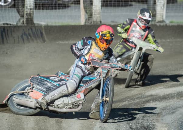 Photo by Ian Charles:

Connor Coles (Red) leads Ryan Terry-Daly (Yellow/Black)

Buxton Hitmen v Plymouth Devils, Travel Plus National League, Hi-Edge Raceway, Buxton,  23 September 2018