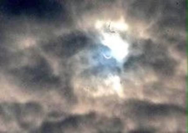 COLNE ECLIPSE: Picture by @liveliketheboy (S)