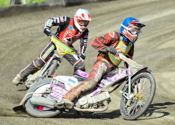Photo by Ian Charles:

David Speight (Blue) leads Lee Payne (White)

Buxton Addison Engineering Hitmen v Belle Vue Cool Runnings Colts, Travel Plus National League 17 July 2016