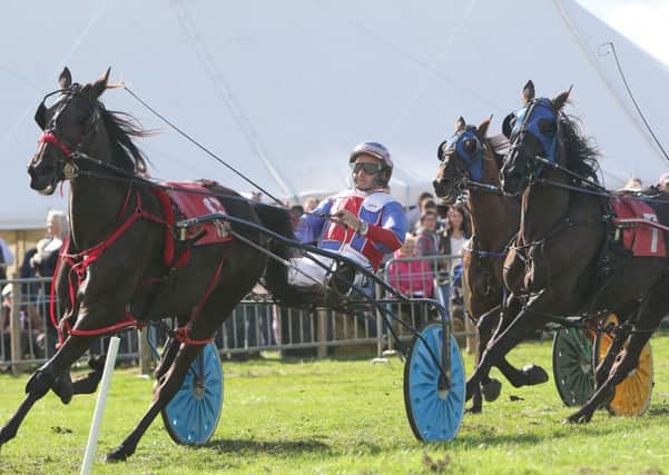 Longnor Races, action from the final