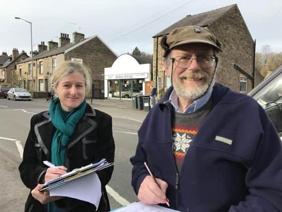 Volunteers are conducting a traffic survey to see what problems there are in Whaley Bridge