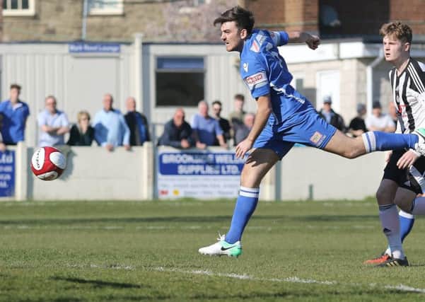 Buxton FC v Coalville, Joe Maguire heads