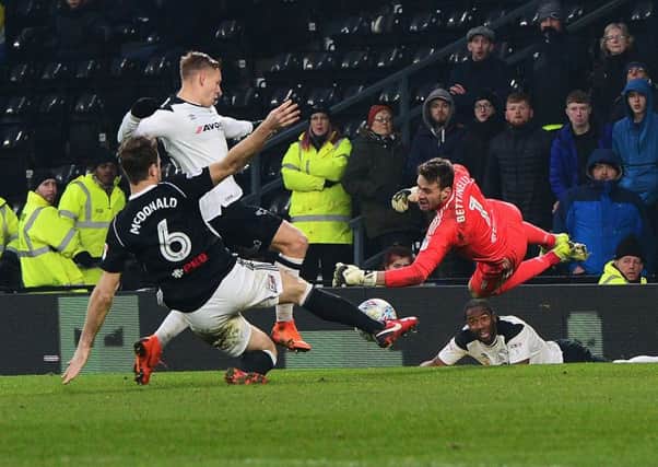 Picture by Howard Roe/AHPIX.com;Football; SkyBet; Championship;
Derby County v Fulham;
03/3/2017 KO 3.00pm; Pride Park
copyright picture ;Howard Roe;07973 739229

  County's Matej Vydra tries to get the leveler